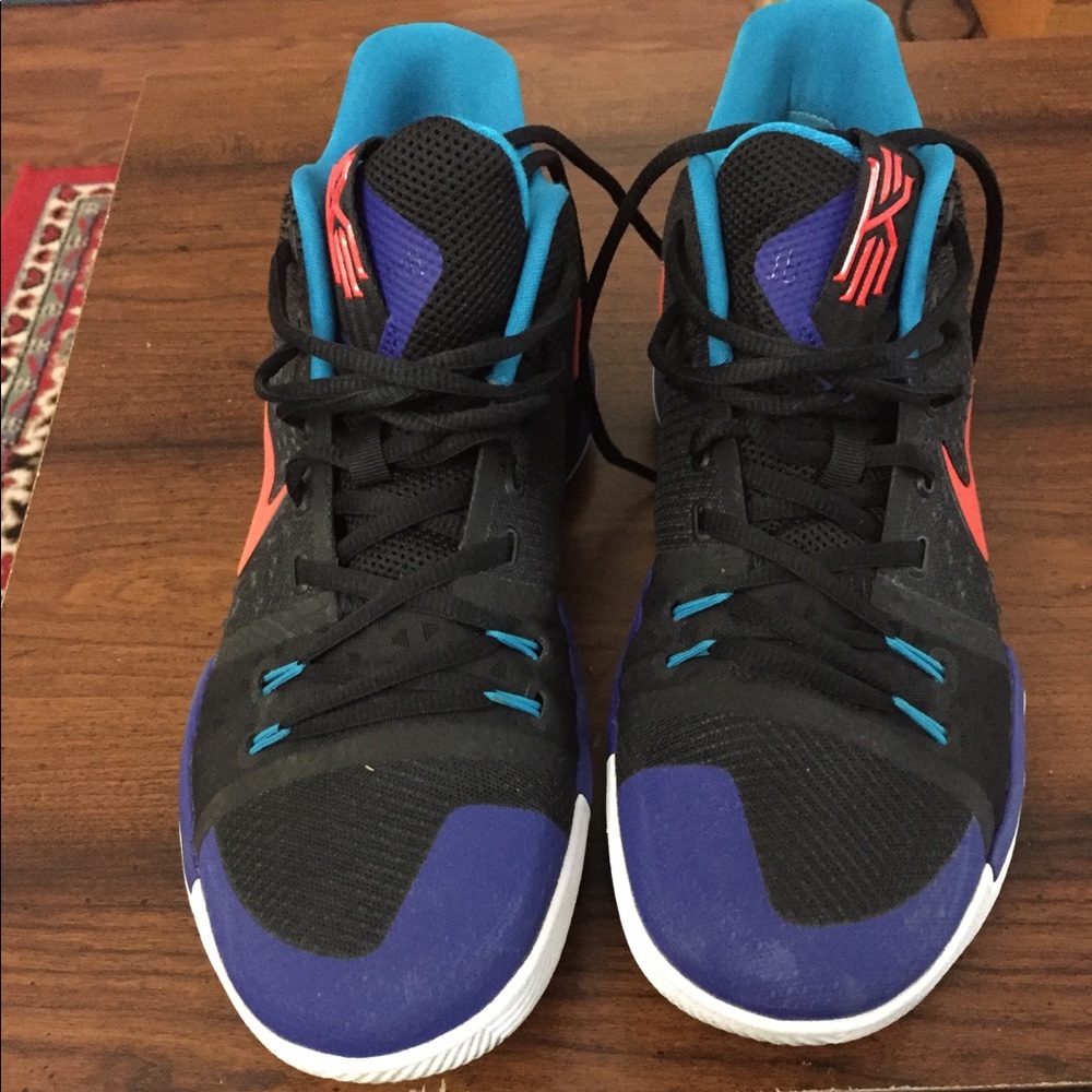 Basketball sneakers